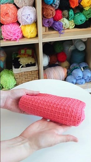 FREE pencil case crochet pattern! Includes instructions on how to add a zip