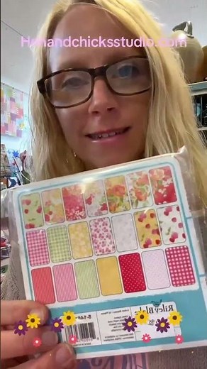 Hen & Chicks Studio | Cluck Cluck Sew Zig Zag Pattern | Table Runner Quilt Kit | Riley Blake Designs