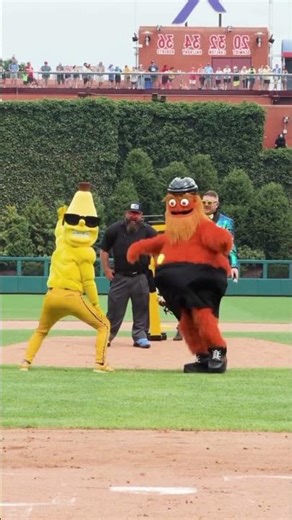 When Mascots Become the Main Event 😆 Unstoppable Fun#mascot #costume #madness #nfl #funnymoments