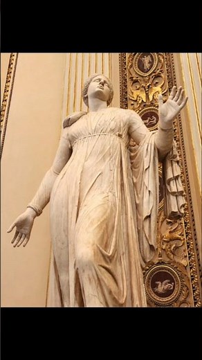 The Astonishingly Beautiful Uffizi in Florence Italy #art #italy #florence #uffizi