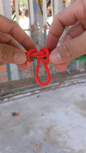 Great tips 👍. #lashingknot #knottying #essentialknots #reels #knots #shorts #ropeladderknot #climbingnet #bowlineknot #tyingknots | Millie