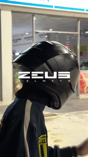 Ride with Zeus Full-Face Helmets for Ultimate Adventure