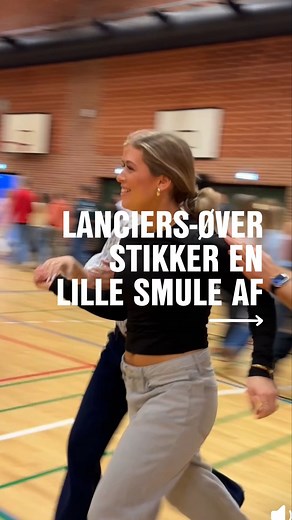 Når afgangseleverne mon at få styr på både indmarch og Les Lanciers inden galla i morgen? 😅 Følg med her på profilen! Forældre er velkomne til at overvære både ankomst på den røde løber og Lancieren i hallen 💃🏻🕺 🎞️: LR #galla #gallafest #lanciers #leslanciers #prom #promnight #snartstudent #himmelife #himmelevgymnasium | Himmelev Gymnasium