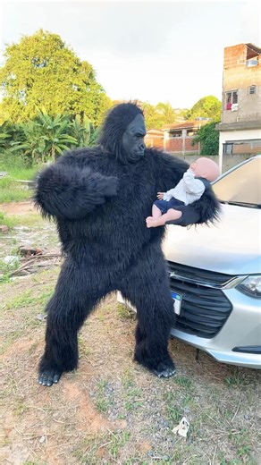 NEM COM BEBÊ REBORN TENHO MORAL 🤦‍♂️😅🤣 #humor #gorilla #like #funny #ops #comedy #memes #shorts