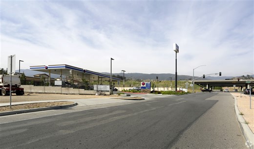 8765 Dos Lagos Dr, Corona, CA 92883 - Retail for Sale | LoopNet