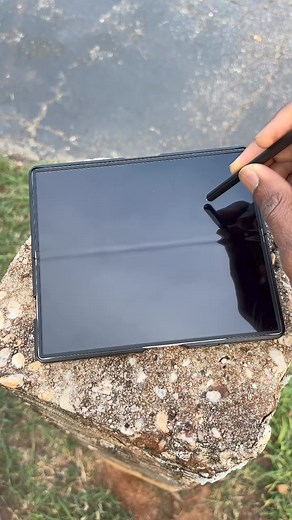 2.9M views · 10K reactions | Galaxy Z Fold 6 S-Pen Quick Note #GalaxyZFold6 #ZFold6 #Samsung #samsungfold6 #GalaxyZFold5 | AnotherTech | Facebook