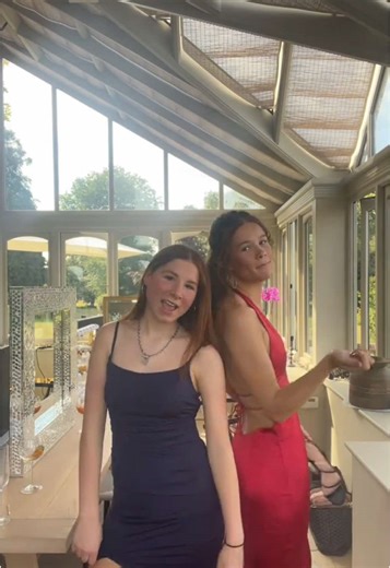 Stylish Short Dress Ideas for Prom Night