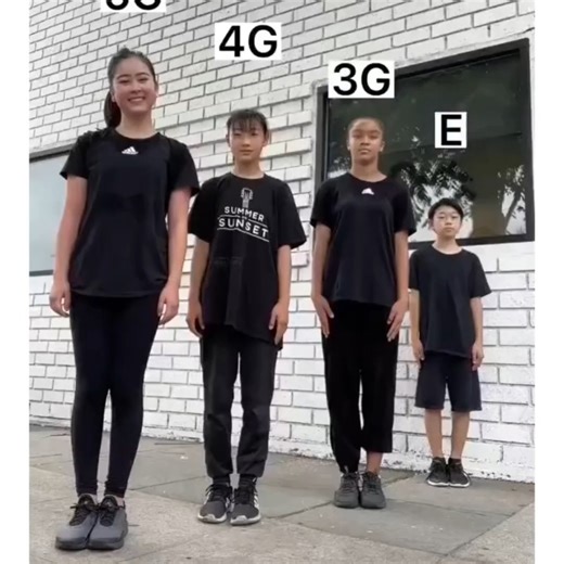 Bìngdú shì jiǎnjí on Instagram: "Most people complain about workplace stress, but these guys are literally wrestling a 2,000°F snake of steel. 🤯🔥 This is a manual rolling mill, a sight that is becoming rare in the age of automation. As the steel is pressed thinner, it accelerates, shooting out of the rollers at dangerous speeds. The workers you see are performing a "looping" operation. Their job is to catch the leading end of the red-hot strip with tongs and guide it into the coiler or the nex