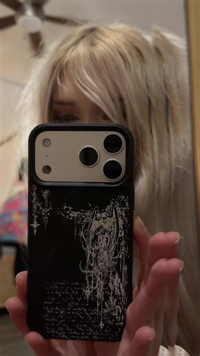 ￶ (@yvezvx)’s video of Phone Case