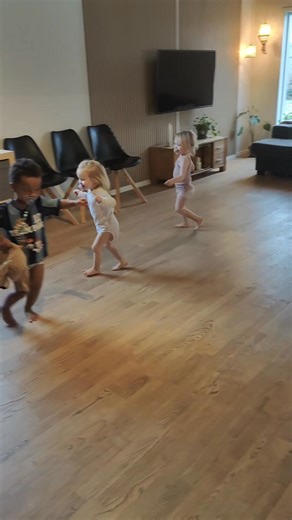 #dans #minesmåunoder #privatbørnepasser | De små u-noder