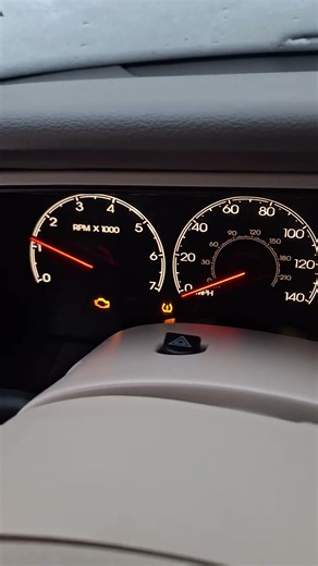 2004 Lincoln Navigator startup (12-30-25)