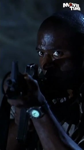 Run! The Spider Is Coming! 🕷️🏃‍♂️😱#actionthrillerfilm #youtubeshorts #spiderking #spidermovie