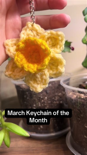 With every physical purchase this month, you get a free daffodil keychain! They turned out so cute, what do you think? #crochet #keychain #art #backpack #gift