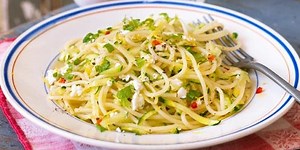 Courgette and goat's cheese spaghetti