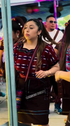 Marimba cultura maya: baile social y tradición de Todosanteras