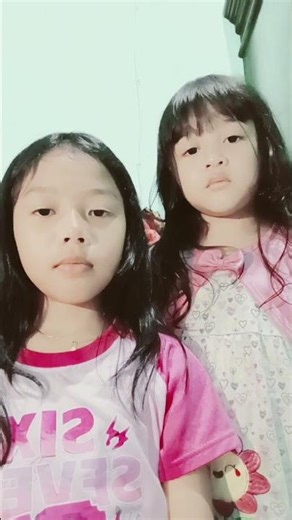 maaf ya tembok nya putih banget soalnya pakai filter ditambah cahaya sorotan HP