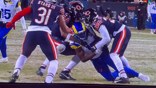 There is absolutely no difference between this play and the Buffalo play. Adams did not make any move. He caught it, secured it as he was tackled and then stripped on the ground. Same exact thing. Same exact. This is why fans hate the NFL refs. No consistency game to game | David Portnoy - El Presidente