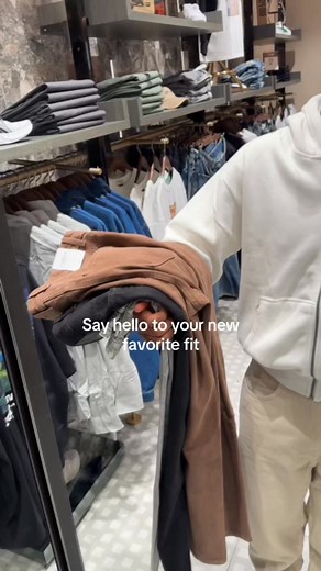 5.5K views | Il denim che parla chiaro: jeans robusti, tagli perfetti, comodità che non rinuncia allo stile. Scopri la collezione Jeans di Alcott! | ALCOTT | Facebook