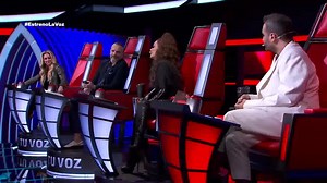 #novedadescampeche #Carmen Joven Campechano conquista a coach de la voz México 🧑🏻‍🎤 Carlos Luna, originario de Carmen, Campeche cantó ¨Pobre Diablo¨ de Emmanuel, melodía que lo llevó a pasar el primer filtro de esta competencia de la Voz México. Carlos Luna tuvo la oportunidad de platicar con su familia, a quienes agradeció su apoyo y se comprometió a seguir adelante para poner en alto a Ciudad del Carmen, Campeche. | Novedades Campeche