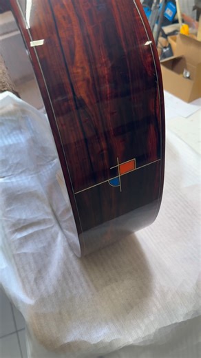 A very special Fonzo Customize . Exceptional wood, beautiful tone, plus a Soundport and beveled armrest that make it both unique and incredibly comfortable to play. | Fonzo Guitar