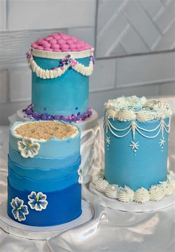 I’ll be shocked if you guys guess these right 😅 I’ll let you know if you did in the comments! #cakedecorating #caketheme #satisfying #caketok #disneycake #MeuEstiloHRV