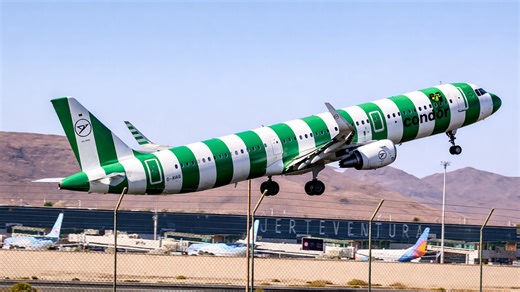 Condor A321 powers off runway in Fuerteventura