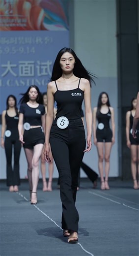2025中国国际时装周模特大面试（秋季）海南大学 2025.08.07拍摄于北京751