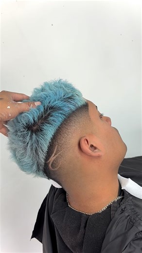 Ian Mora on Instagram: "Corte para mi bro @barb3r_elbl3ik_ que les parece este cortes panas espero y les guste ❤️#barbershop #barber #barberia #barberlife #barbería @ema_medinaok @emiliano._.kush_ok @sanchez_hss @x_bl3ikbarb3rr_x @ochebarber @carlitoooos_19 @vc_mnl_rg @johnn_street @johnn_street @josman_ni_rugga @kr__streeet @oc__street_ @y41r_ni_rugga"