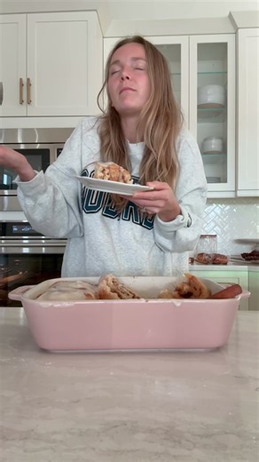 GOOEY Vegan Small Batch Brown Butter Cinnamon Rolls #cinnamonrolls #smallbatchbaking #veganrecipes