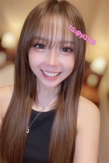 今天的光線，是不是特別喜歡我這一身的白呢