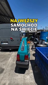 Najwęższy samochód na świecie 😁🤷‍♂️ Specjalny model Andrei Marazziego mierzy zaledwie 15cm szerokości. Przerobiony Fiat Panda miał być maskotką złomowiska, a filmy z jego udziałem viralem obiegły internet. Napędzany silnikiem elektrycznym pojazd mieści się wszędzie , a jedzie zaledwie 15km/h. #ciekawostki #wiedza #śmieszne #memy #rolki #polska | Piotrek Oficjalnie