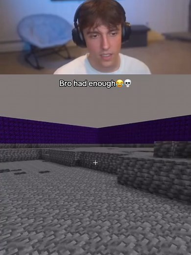 Exploring the Enchantment Table in Donut SMP Minecraft