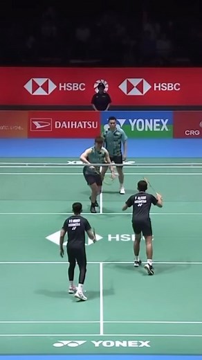 王齊麟 on Instagram: "Loving being out on court  Some great battles today 欄 #BWFWorldTour"