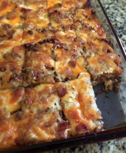 37K views · 234 reactions | Need a simple ground beef casserole to feed your family or friends? They will love this easy low-carb bacon cheeseburger casserole. Recipe in First Coʍmеոτ  | Easy Recipes | Facebook