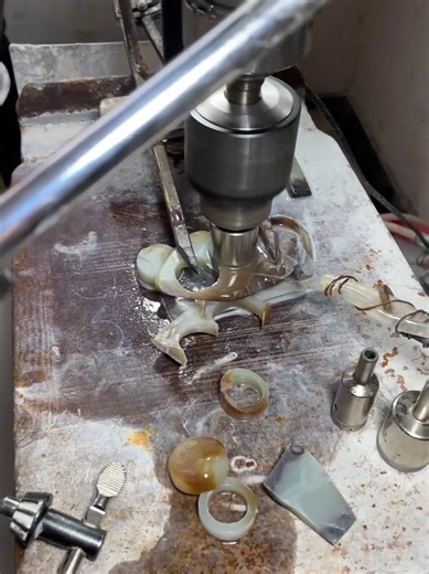 Satisfying Human Claw Machine in Action