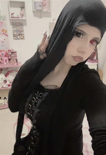 Explore Alternative Vamp Culture in Less Than Three Minutes