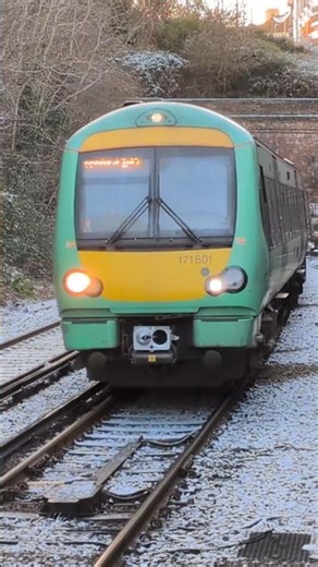 Class 171 arrives into Ore! #trainspotting #2026 #southernrailway