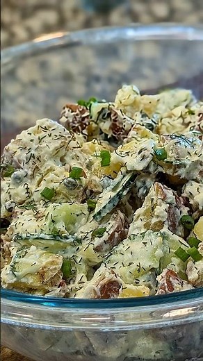 The best potato salad you'll make this summer - Greek Potato Salad
