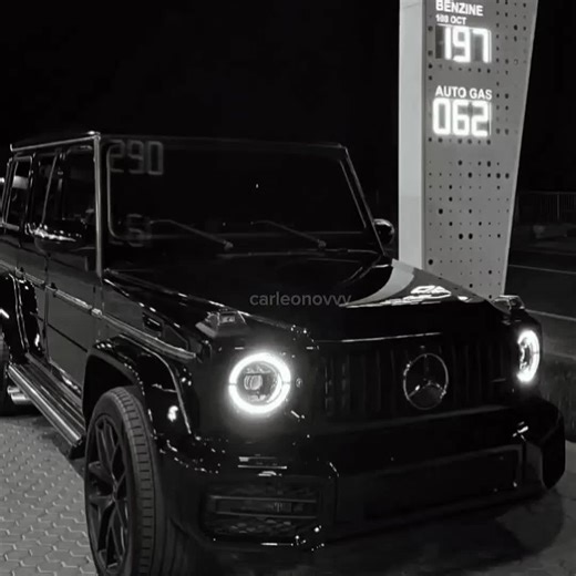 Mersedes Benz G63 AMG: Luxury SUV Overview