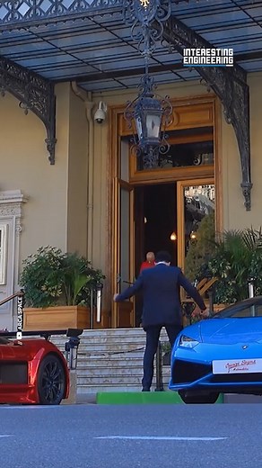 The ArcaBoard is a powerful, lightweight personal flying vehicle with 272 horsepower and 203,000 watts of installed power, offering total freedom of movement in all directions. Capable of flying up to 1ft (30 cm) high and reaching speeds of 12.5 mph (20 km/h). #engineering | Interesting Engineering