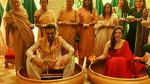 Deepak Chahar Wedding: तस्वीरों में देखिए दीपक चाहर की हल्दी की रस्म, मंगेतर जया के साथ हुए सराबोर