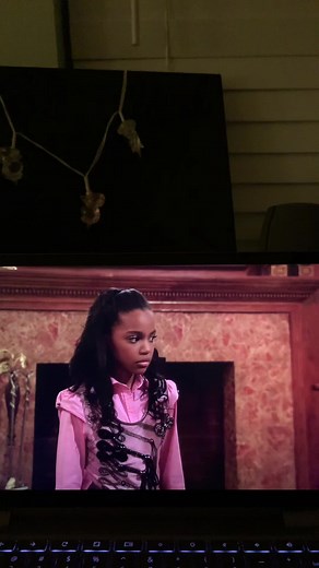 China Sings Dynamite in Ant Farm Season Premiere