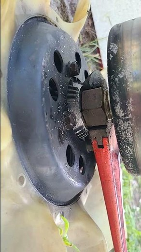 2008 Dodge Dakota 3.7 waterpump and fan clutch removal and replacement trick