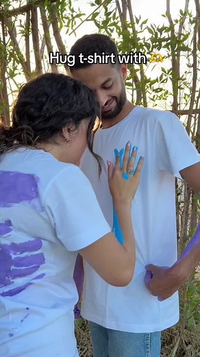 Custom Hug T-Shirt Workshop: Create Memorable Moments with Your Loved Ones