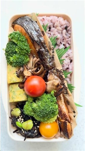How a Japanese stay-at-home husband makes a bento for his beloved wife 🍱💌
