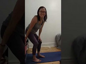 Spinal extension & flexion: cat cow pose