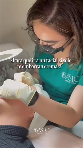 ✨💆🏻‍♀️ Cuando piensan que un facial es “solo cremitas”… 😅💫 Un facial profesional es técnica, conocimiento y cuidado profundo de la piel. 👩🏻‍⚕️🌿 Por eso los resultados se sienten y se ven.🍃🌟 💌 Agenda tu cita y vive la diferencia. 📲 661 133 6054. 📍 Av. Gral. Emiliano Zapata 928, Reforma, Playas de Rosarito, B.C. | Basic Wellness & Spa