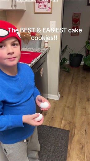 🍪 Easy Cake Mix Cookies (For My New Friends!) 🍪 I’ve shared these before, but for all my new followers who may have missed it — MAKE THESE. You will NOT regret it. There will be no leftovers, I promise 😋 These cookies are so easy, so soft, and so dang good. Grab your kids and let them help — because what better thing to do on a cold, icy, wintry day in Georgia than sit around, bake cookies, and get a little fat and sassy 😂❄️ You can use ANY cake mix you like — strawberry, pineapple, vanilla,