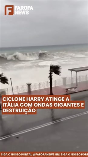 Farofa News | Portal de Notícias on Instagram: "A situação é de alerta total na Ilha da Sicília após a passagem da violenta tempestade Harry, que transformou a paisagem mediterrânea em um cenário de caos. Formado por um sistema de baixa pressão extremamente profundo, o fenômeno trouxe ventos cortantes e um volume de chuva impressionante, mas o que realmente chocou os moradores foi a fúria do mar. Ondas enormes invadiram áreas urbanas, inundando ruas e arrastando o que encontraram pela frente em 