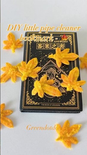 How to make little pipe cleaner bookmark - maple leaves #diy #handmade #pipecleanerflower